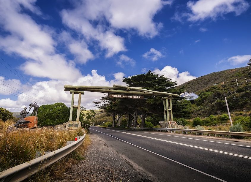 the-memorial-arch-on-great-ocean-road